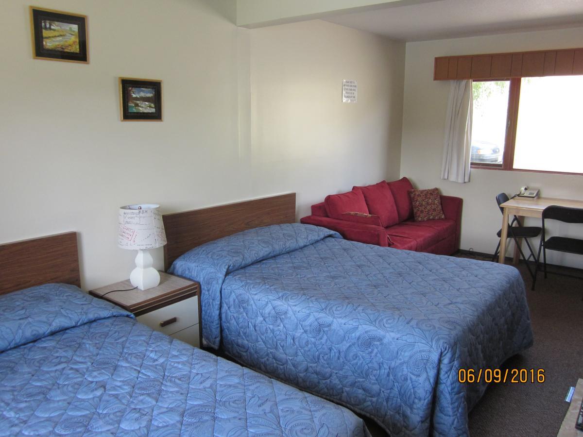 וויליאמס לייק Valleyview Motel מראה חיצוני תמונה