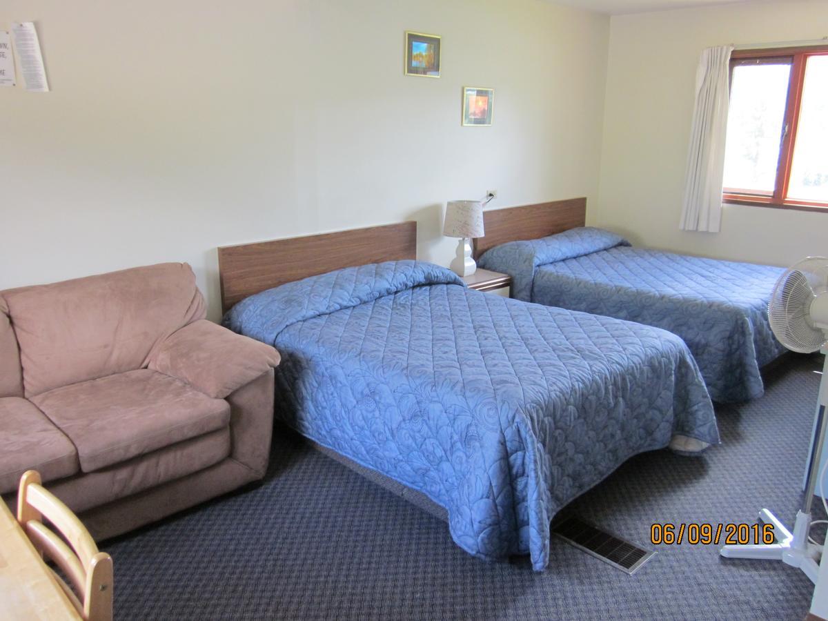 וויליאמס לייק Valleyview Motel מראה חיצוני תמונה