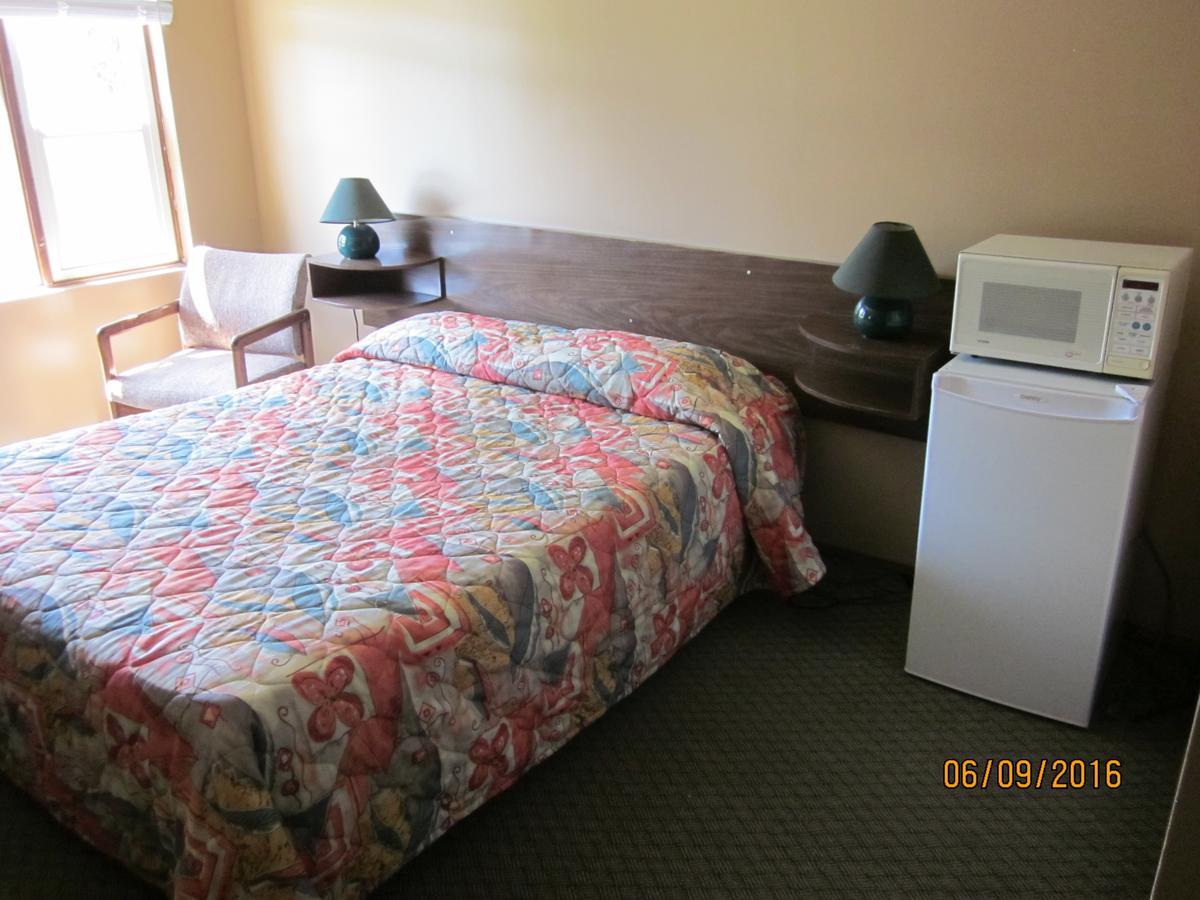 וויליאמס לייק Valleyview Motel מראה חיצוני תמונה