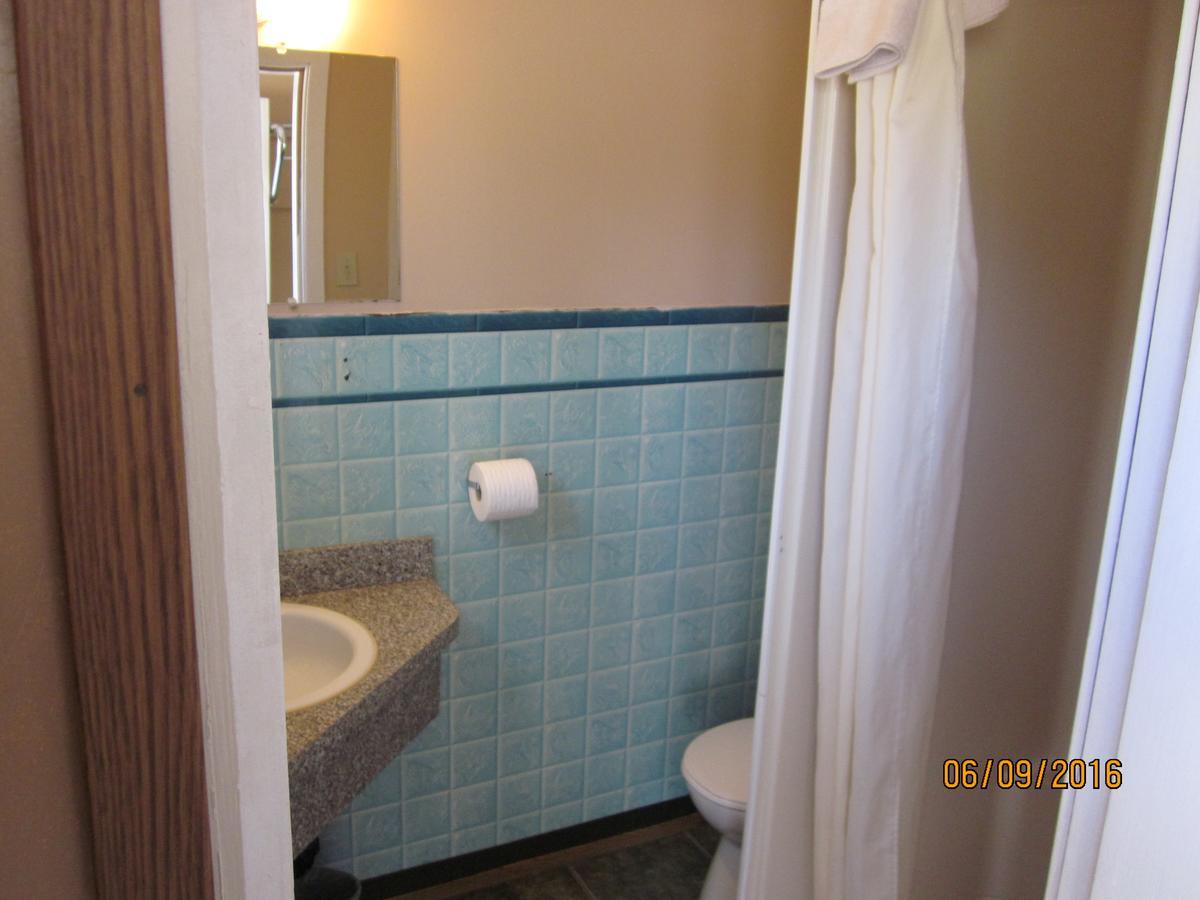 וויליאמס לייק Valleyview Motel מראה חיצוני תמונה